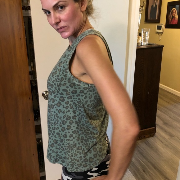 Woman”s top - Picture 14 of 16